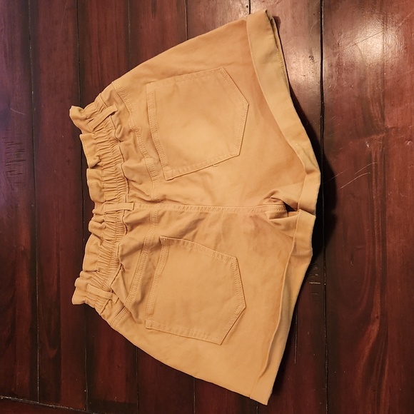 AndNowThis khaki high waisted shorts - Picture 2 of 3